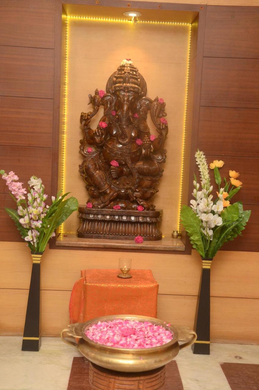 Hotel Kanakabhishegam First Hotel From The Thirukadaiyur Temple Tirukkadaiyur エクステリア 写真
